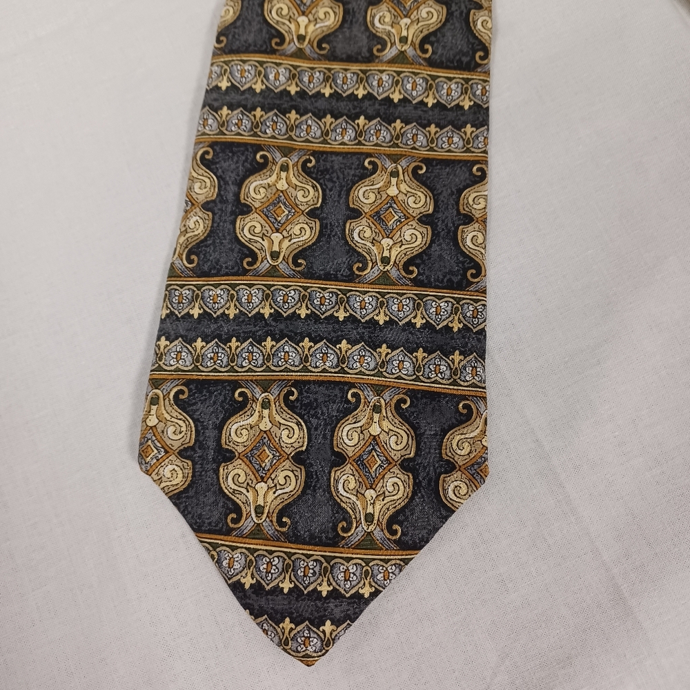 Alexander Lloyd Baroque Tie 60"